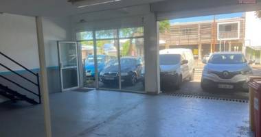 a louer local commercial de 96m2