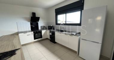 À louer - appartement meuble t4 d'environ 96,74 m2 - les avirons - 1 622 €
