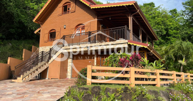 vieux-fort   grande maison familiale, superbe vue, piscine et studios