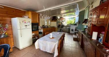 fabien teka immo vous propose une maison + local à la vente sur st anne, ile de la réunion 