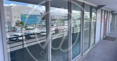 À louer 47m2 -  local bureau à jarry, baie-mahault