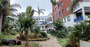 a vendre t2 à saint-denis dans une résidence de standing avec piscine et gardien