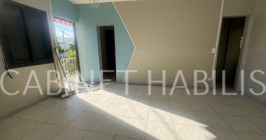 À louer - maison de type t4 d'environ 76.59 m2 - saint-joseph - loyer 890.00 + charges forfaitaires 20.00 €