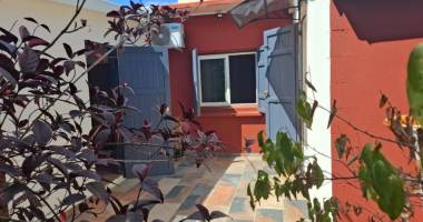 maison créole rénovée au calme, proche des commodités