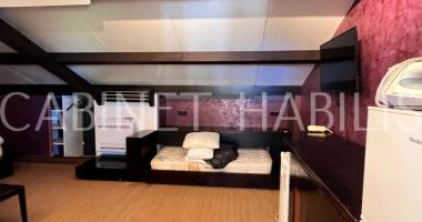 a louer - chambre meublee d'environ 21,53 m2 - saint-pierre - 650 €