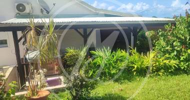 À louer  villa t4 meublee - goyave - 1800 € / mois