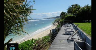 rare st gilles les bains pieds dans l'eau