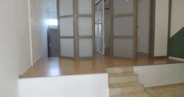 vp3945 : local a louer saint-pierre