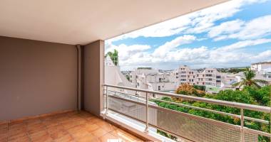 proximité université -t1 bis- 35m2 + varangue 13 m2 + 1 parking sécurisé-libre de toute occupation