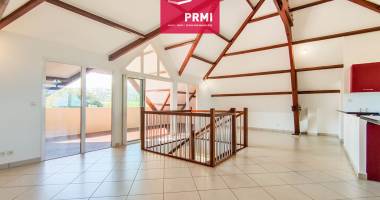 prmi - saint pierre - tres bel appartement t5 duplex traverssant en dernier etage