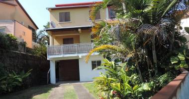 maison jumelÉe meublÉe À louer – le tampon (97430)