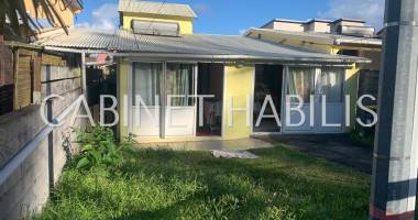 a vendre - ensemble de trois maisons - saint-philippe - 493 600 €