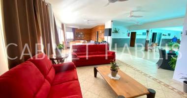 a vendre - ensemble immobilier 726,61 m2 environ -saint-joseph - 899 000 €