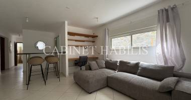 À louer - un appartement meuble f3 d'environ 61.51 m2 - saint-pierre - 1 200 €