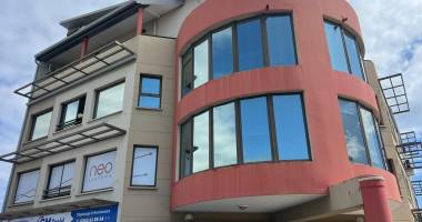 lakaz présente à la location ce local commercial d'une surface de 86.82 m2 idéalement située au cœur de sainte