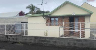 a vendre maison à la rivière des galets  possession