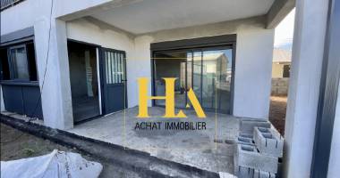 local commercial l etang sale 82 m2