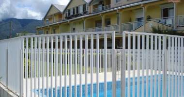 a vendre jolie appartement de type f2 d'environ 54 m² dans résidence avec piscine le tampon 14 éme