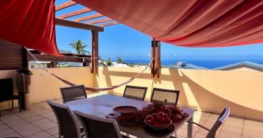 a vendre appartement t2 avec grande terrasse et vue mer à piton saint-leu