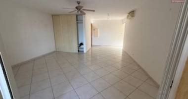 À vendre appartement f3/f4 en rez-de- jardin avec vue mer