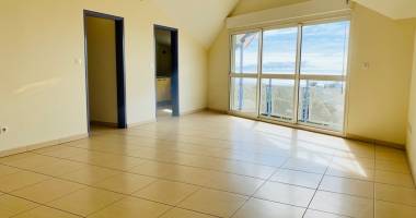 beau f2 à moufia sainte-clotilde loué