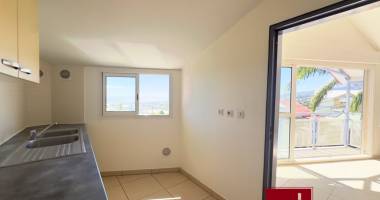 a vendre appartement f2 65 m²  sainte-clotilde - vue océan