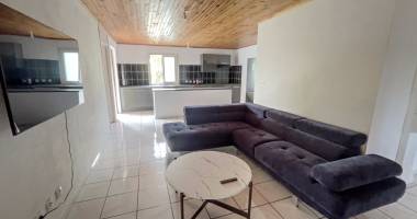 a louer: appartement t4 (3 chambres), 82,95 m2, meublé, saint-pierre (ligne des bambous)