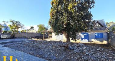 maison t5 saint denis avec emplacement commercial n°1