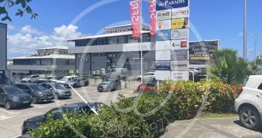 local commercial à baie - mahault 2140 € /mois + charges