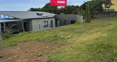 chez prmi / terrain à petite ile de 476 m2
