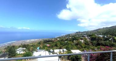 maison d'environ 160m2 à saint-leu avec vue imprenable sur l'océan - ref 251937