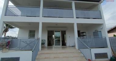 villa t2/3 neuve en  duplex de 84 m² – terrain 342 m² – vue mer – ravine des cabris