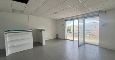 À louer - local professionnel 67m2 - 1er étage - jarry