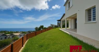 villa recente f4 à étage , vue mer panoramique dans lotissemen