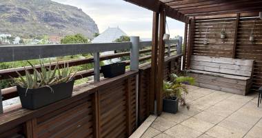 a vendre f4 centre de saint denis.