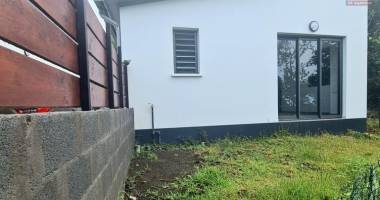 maison neuve avec 2 chambres, cuisine ÉquipÉe, situÉe sur commune carron/ ste suzanne