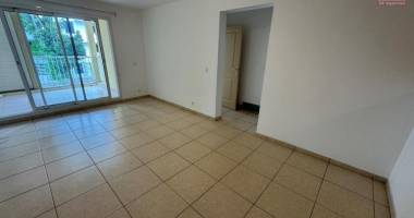 a louer joli appartement de type f3 d'environ 56 m² le tampon proche centre ville