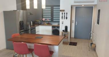 a louer à saint leu  très bel appartement t3 meublé proche du lagon