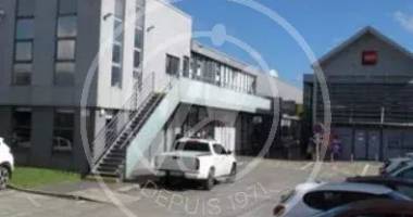 À louer 112m2  local commercial ou bureau à baie-mahault