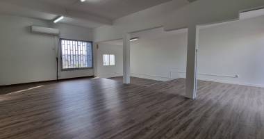 local commercial ou professionnel 82 m2 - bd bank