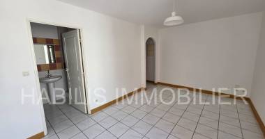 a louer -  studio - d'environ 22.10 m2 - saint-denis - loyer 470 € + charges 25 €