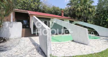 bellepierre  propriété de caractère à réinventer, vue mer