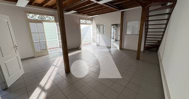 local d'activité saint denis 180 m2