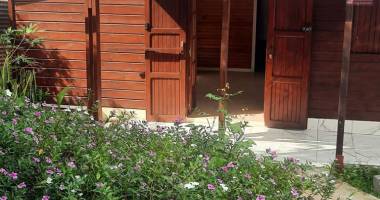 petite maison f3 avec jardin à bagatelle