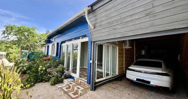 petite ile 97429 - villa de plain pied - habitable de suite - garage - facile d'acces