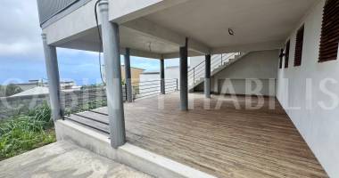 a louer - maison f4 d'environ 98.74 m2 - les avirons - 1 385,00 €