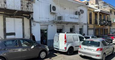 local professionnel / commercial   175 m2 env.   immeuble sur 3 niveaux   rue du docteur cavre, basse-terre