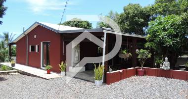 maison f4  parfait état avec jardin paysagé de 1600 m²