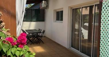 charmante maison meublée f3 à terre-sainte