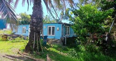 a louer local professionnel ou entrepôt  de 130 m2 avec cour dans la zone de cambaie à saint-paul